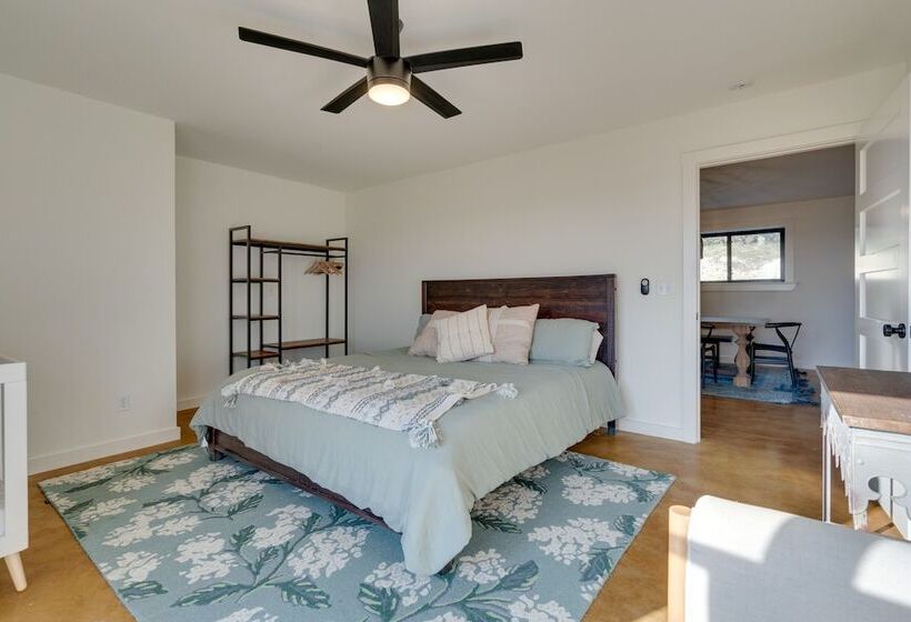 Getaway W/ Fire Pit ~ 5 Mi To Pedernales River!