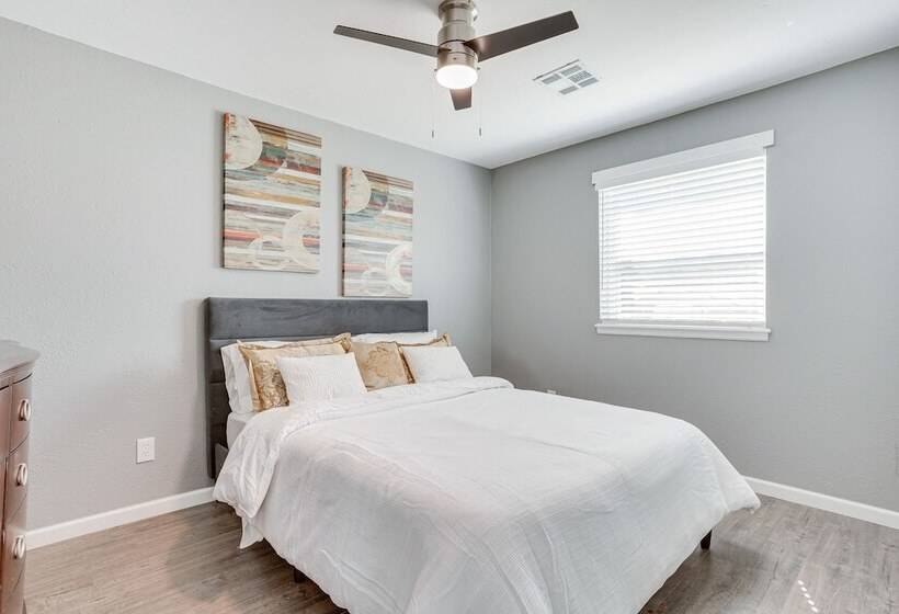 Edmond Home Near Colleges, Lakes, & Shopping!