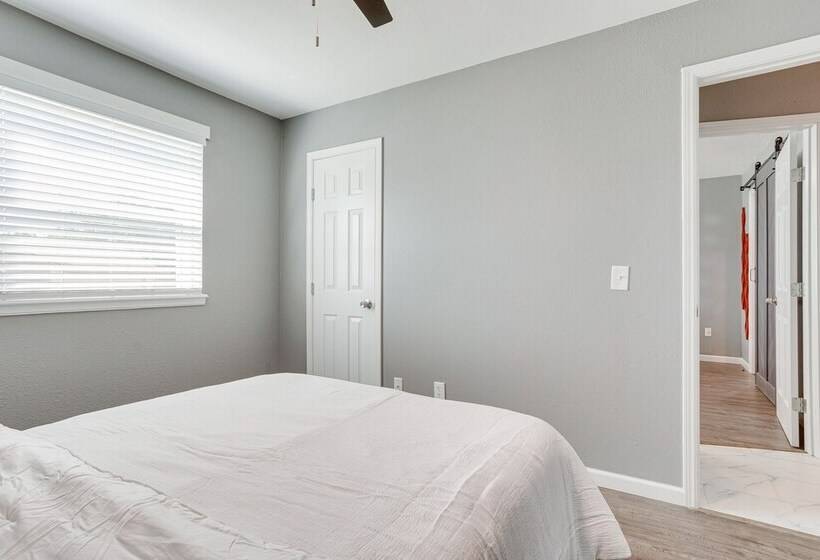 Edmond Home Near Colleges, Lakes, & Shopping!