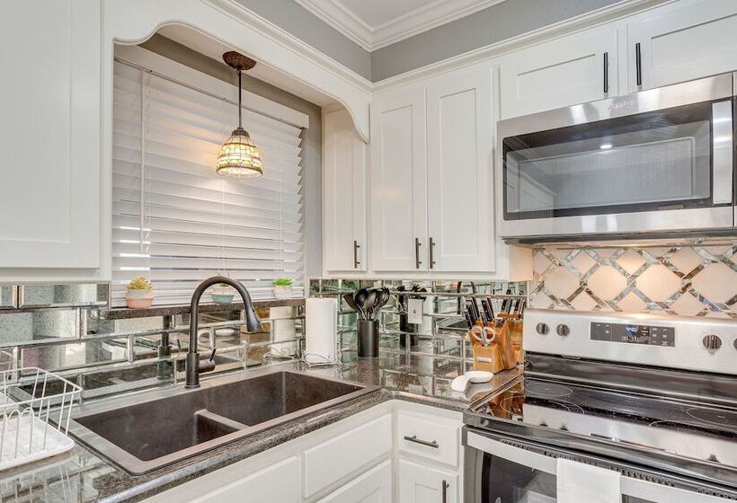 Edmond Home Near Colleges, Lakes, & Shopping!