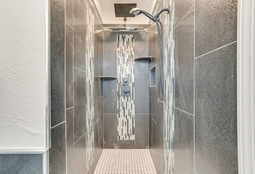 Edmond Home Near Colleges, Lakes, & Shopping!