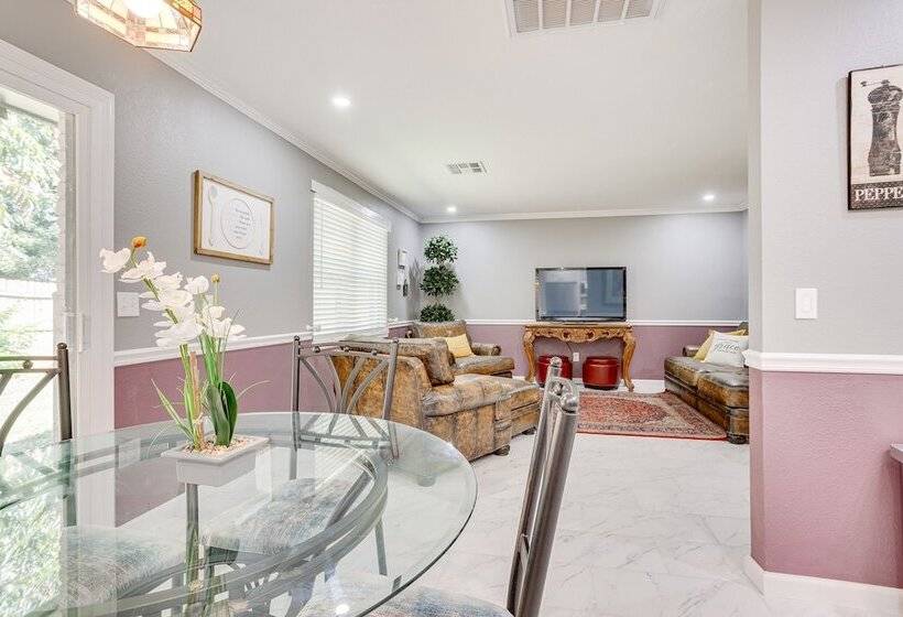 Edmond Home Near Colleges, Lakes, & Shopping!