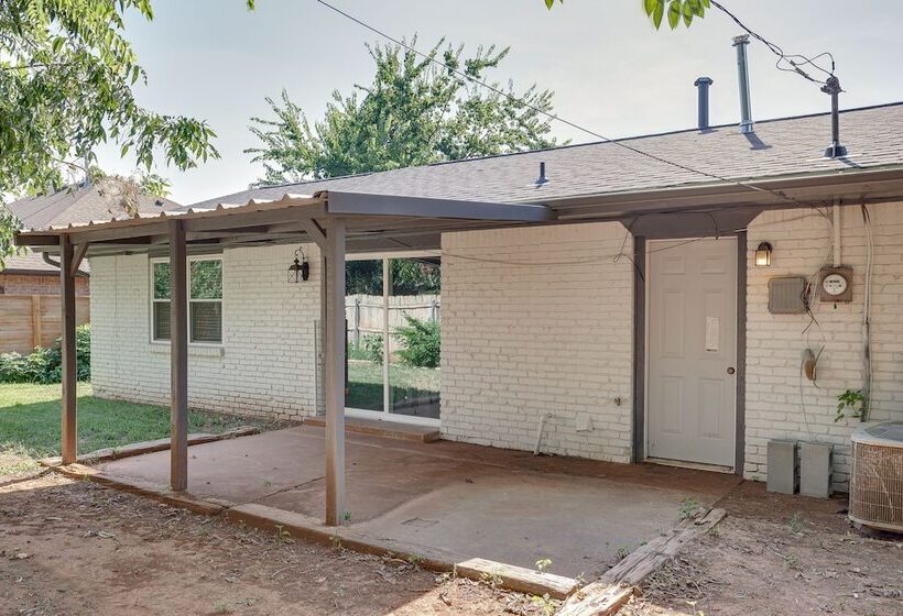 Edmond Home Near Colleges, Lakes, & Shopping!