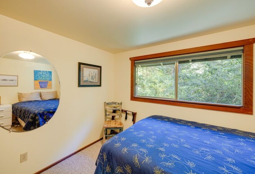 Enchanting Arch Cape Retreat W/ Hot Tub, Fireplace