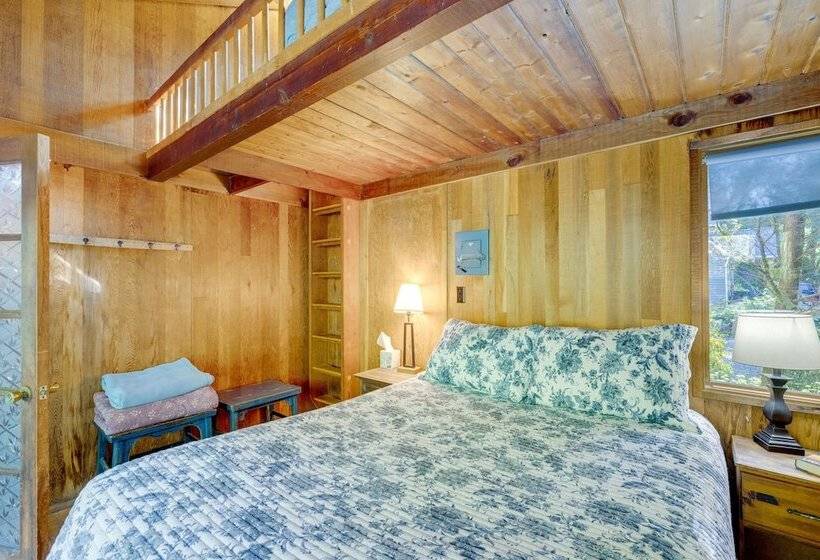 Enchanting Arch Cape Retreat W/ Hot Tub, Fireplace