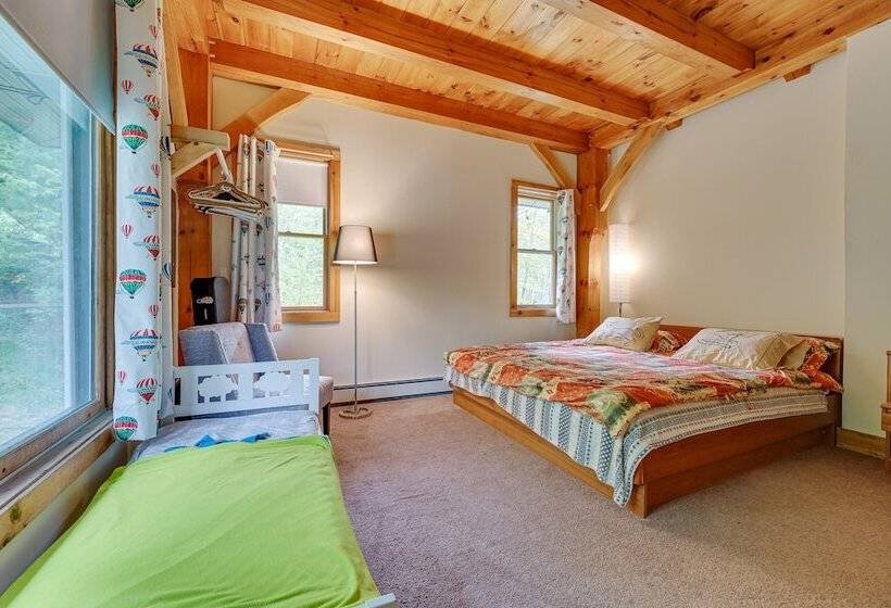 Enchanting Dorset Mountain Home W/ Stunning Views!