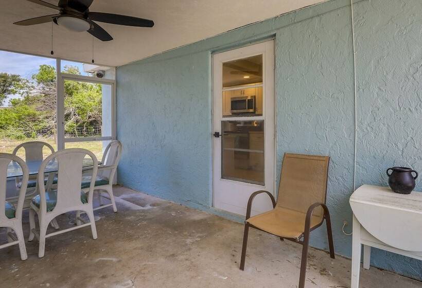 Englewood Vacation Home W/ Screened Porch!