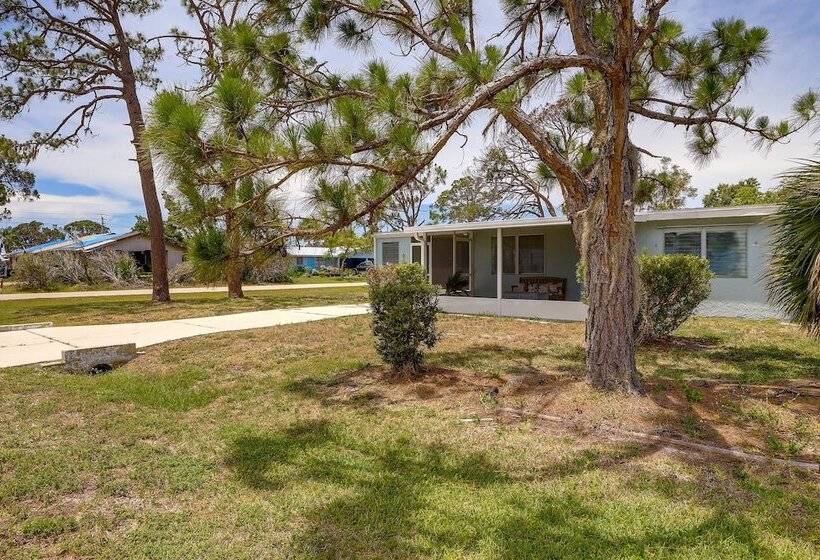 Englewood Vacation Home W/ Screened Porch!