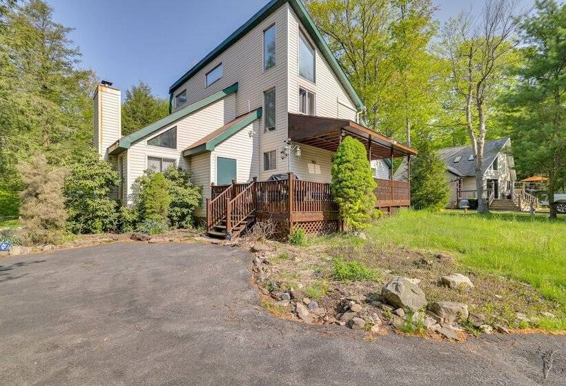 Exciting Tobyhanna Home Near Kalahari Water Park!