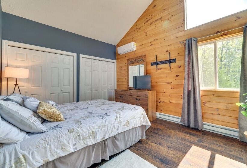 Exciting Tobyhanna Home Near Kalahari Water Park!