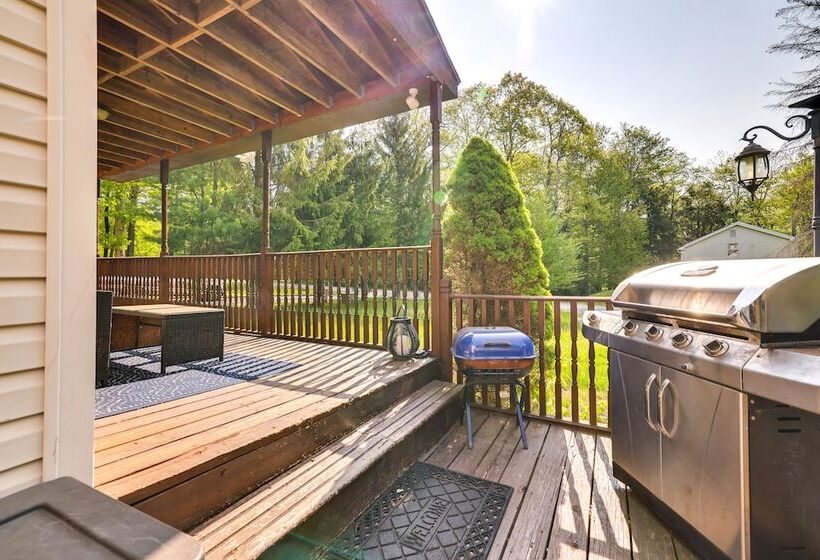 Exciting Tobyhanna Home Near Kalahari Water Park!