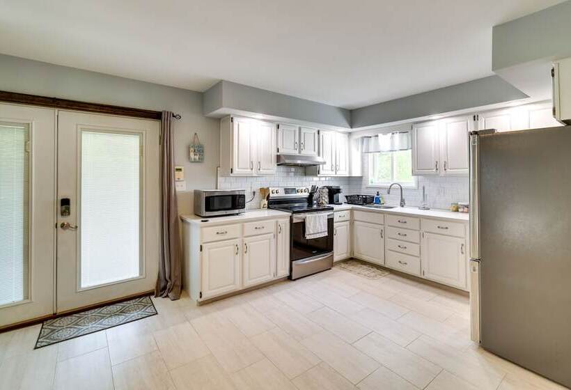 Exciting Tobyhanna Home Near Kalahari Water Park!