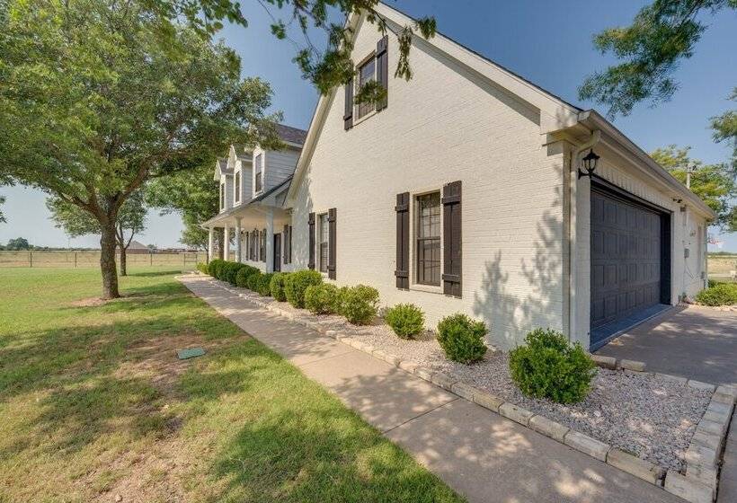 Expansive Pilot Point Home W/ Fireplace!