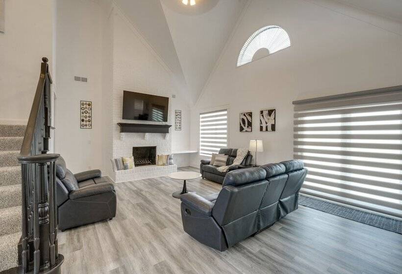 Expansive Pilot Point Home W/ Fireplace!