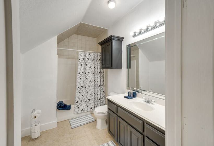 Expansive Pilot Point Home W/ Fireplace!