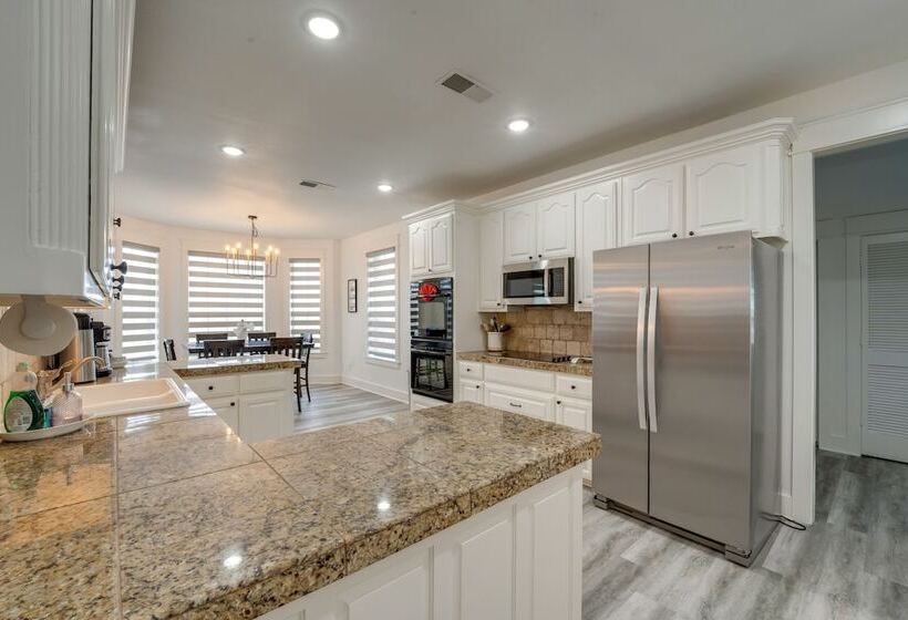 Expansive Pilot Point Home W/ Fireplace!