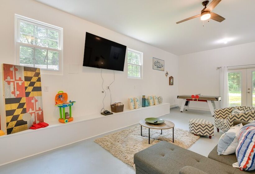 Family Friendly Chesapeake Beach House With Deck!