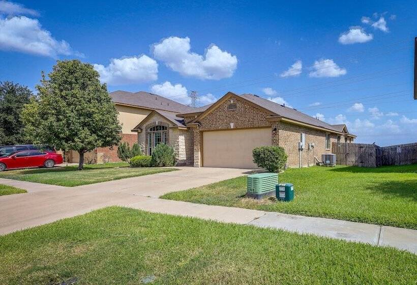 Family Friendly Killeen Home W/ Covered Patio!