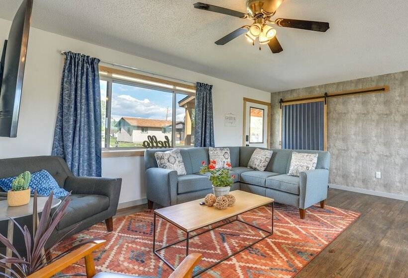 Family Friendly Lander Home Rental: Yard, Patio!