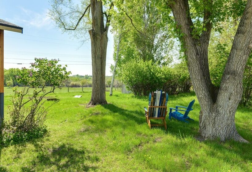 Family Friendly Lander Home Rental: Yard, Patio!