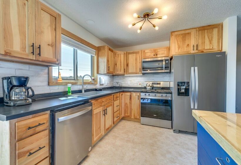 Family Friendly Lander Home Rental: Yard, Patio!