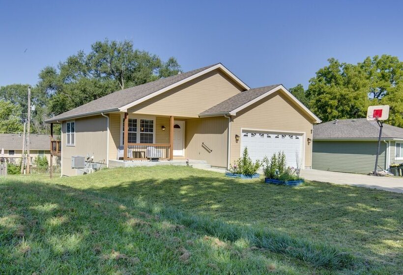 Family Friendly Lansing Home With Covered Balcony!