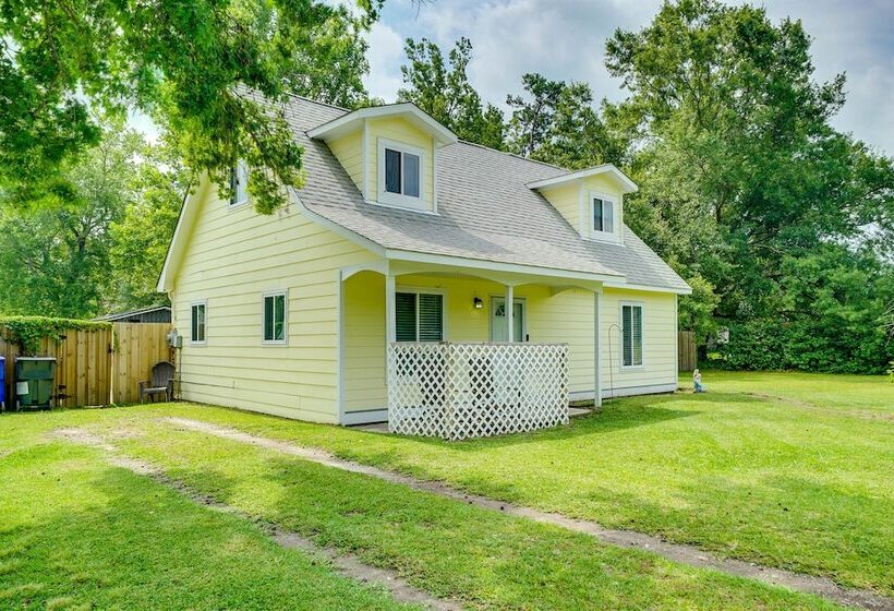 Family Friendly Leland Home W/ Patio & Grill