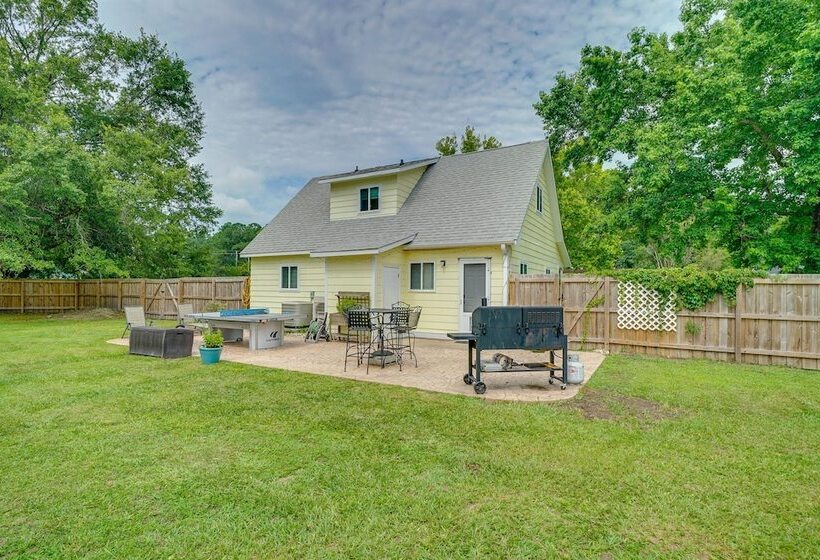 Family Friendly Leland Home W/ Patio & Grill