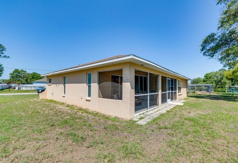 Family Friendly Spring Hill Vacation Home W/ Lanai