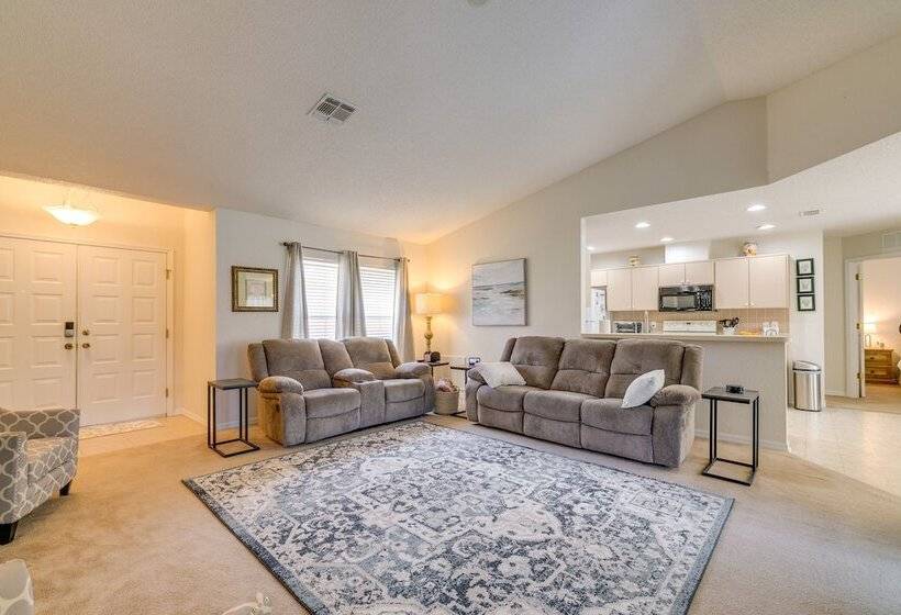 Family Friendly Spring Hill Vacation Home W/ Lanai