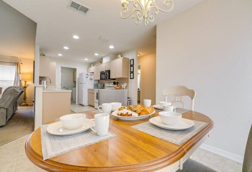 Family Friendly Spring Hill Vacation Home W/ Lanai