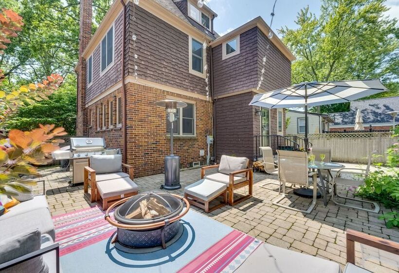 Ferndale Gem, Walk To Stores & Restaurants!