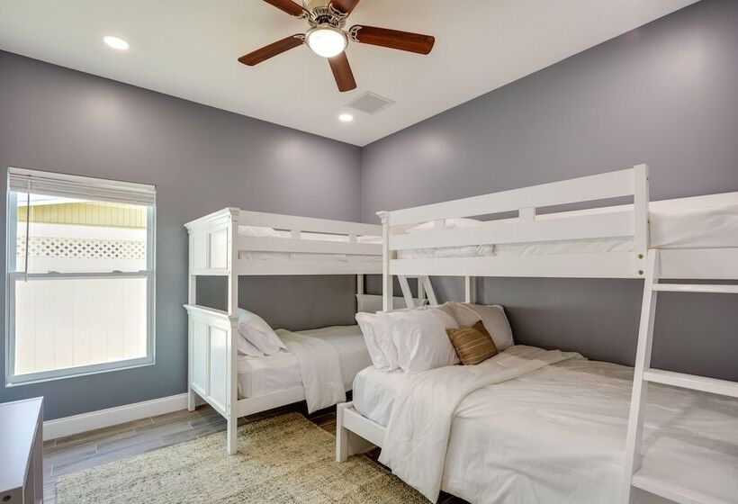 Florida Gem: Saltwater Pool By Beaches & Kayaking!