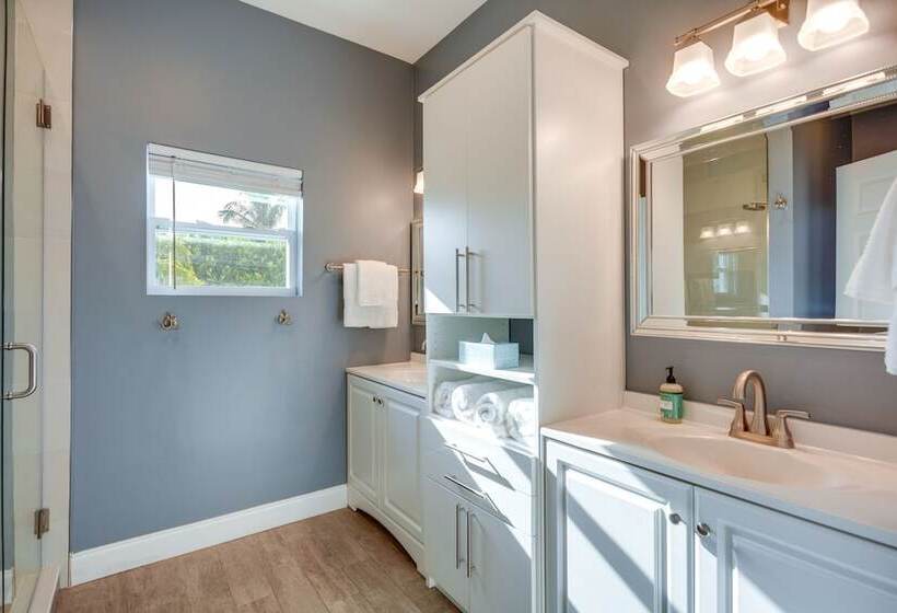 Florida Gem: Saltwater Pool By Beaches & Kayaking!