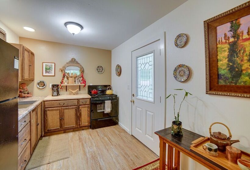 Fort Bragg  Secret Garden  Cabin W/ Hot Tub, Views