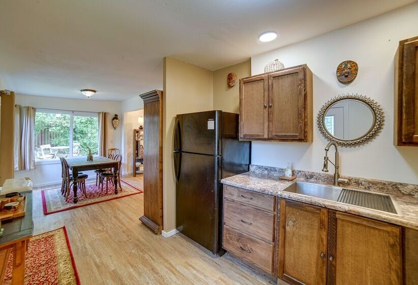 Fort Bragg  Secret Garden  Cabin W/ Hot Tub, Views