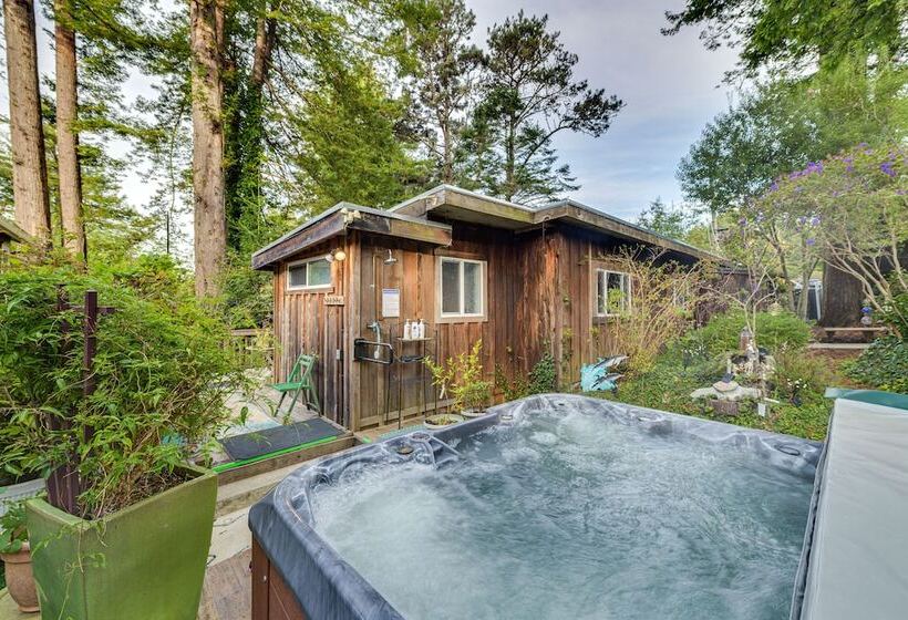 Fort Bragg  Secret Garden  Cabin W/ Hot Tub, Views