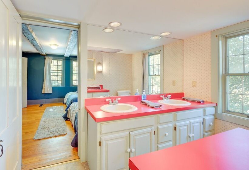 Franconia Home W/ Community Pool & River Access!