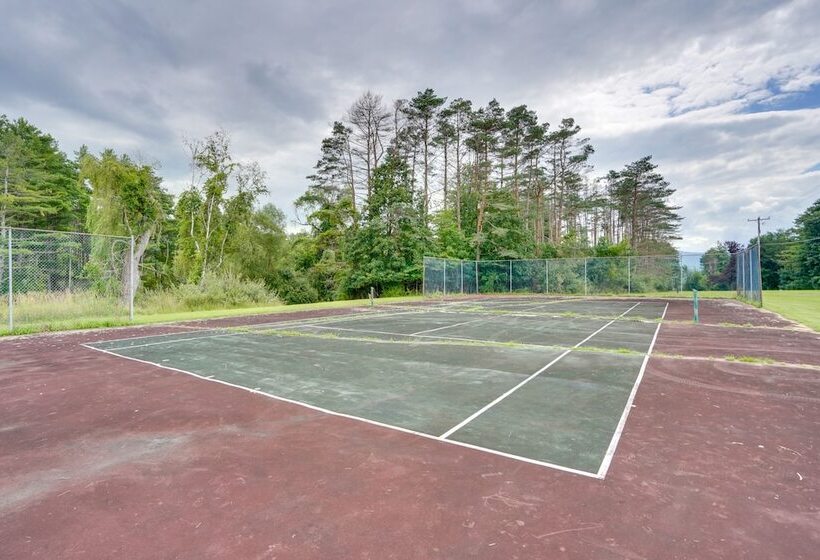 Hot Tub, Fire Pit: Pet Friendly Freehold Home!