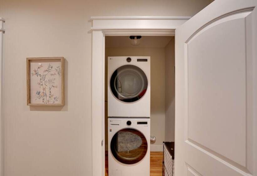 Hot Tub, Fire Pit: Pet Friendly Freehold Home!