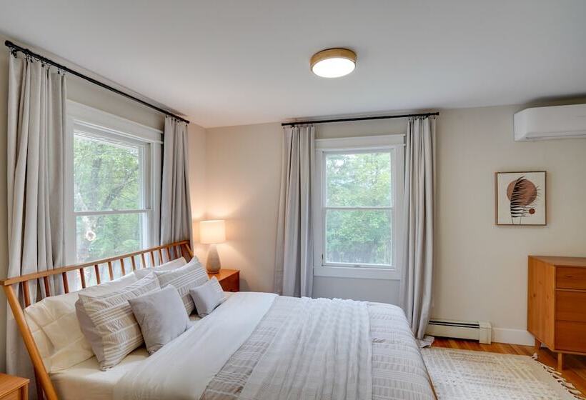 Hot Tub, Fire Pit: Pet Friendly Freehold Home!