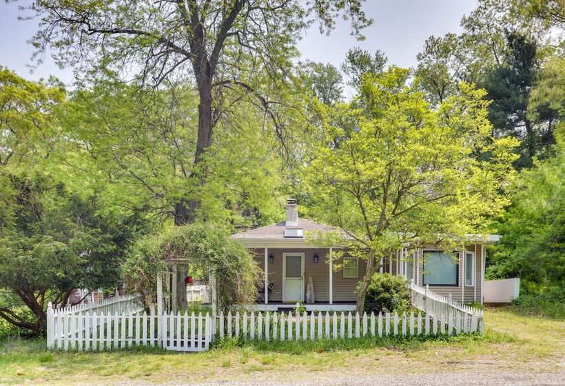 Gary Cottage W/ Outdoor Dining Areas   Near Beach!