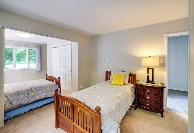 Gary Cottage W/ Outdoor Dining Areas   Near Beach!