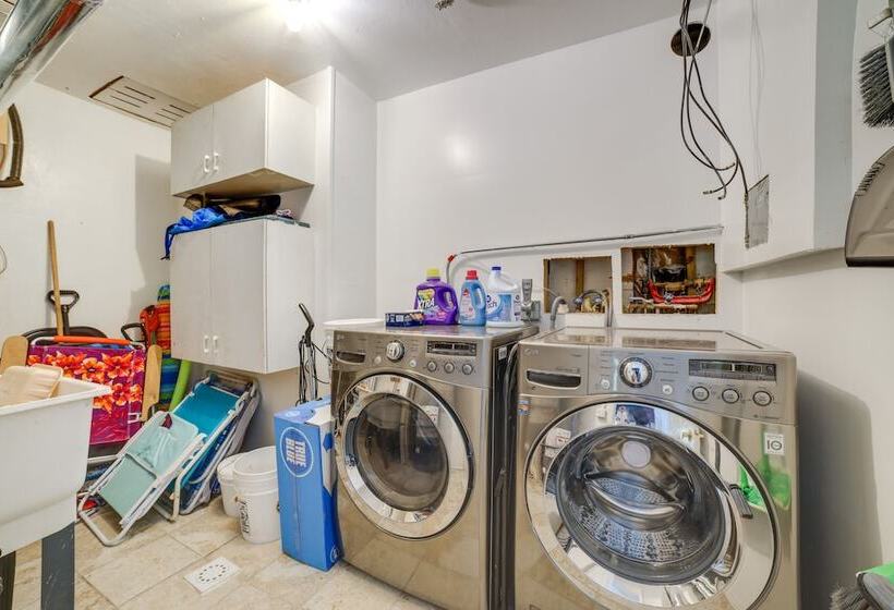 Gary Cottage W/ Outdoor Dining Areas   Near Beach!