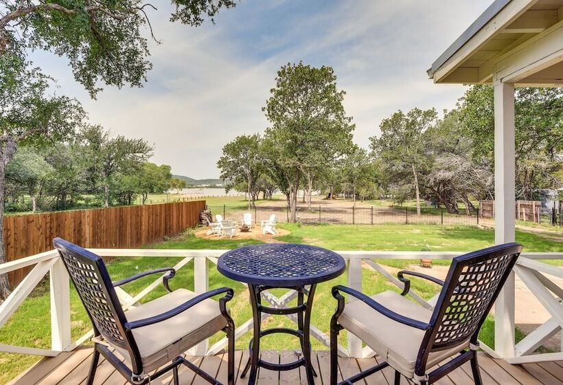 Gorgeous Palo Pinto Home W/ Private Hot Tub!