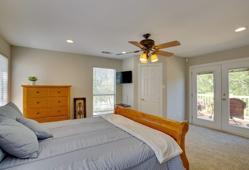 Gorgeous Royse City Retreat W/ Front Porch & Pond!