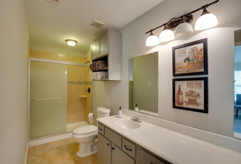 Gorgeous Royse City Retreat W/ Front Porch & Pond!