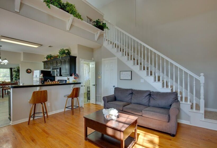 Gorgeous Royse City Retreat W/ Front Porch & Pond!