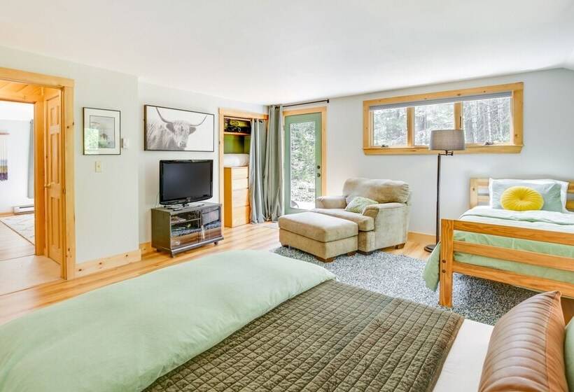 Gorgeous Sunday River Cabin W/ Saltwater Hot Tub!