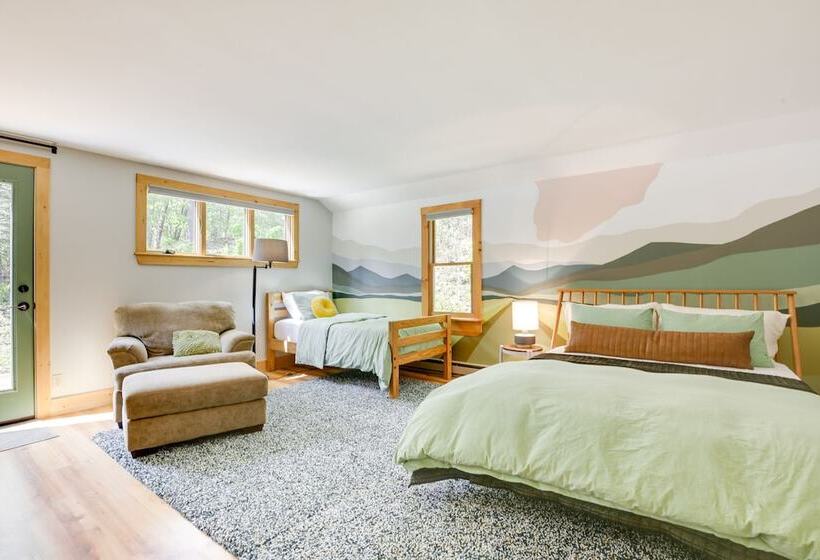 Gorgeous Sunday River Cabin W/ Saltwater Hot Tub!